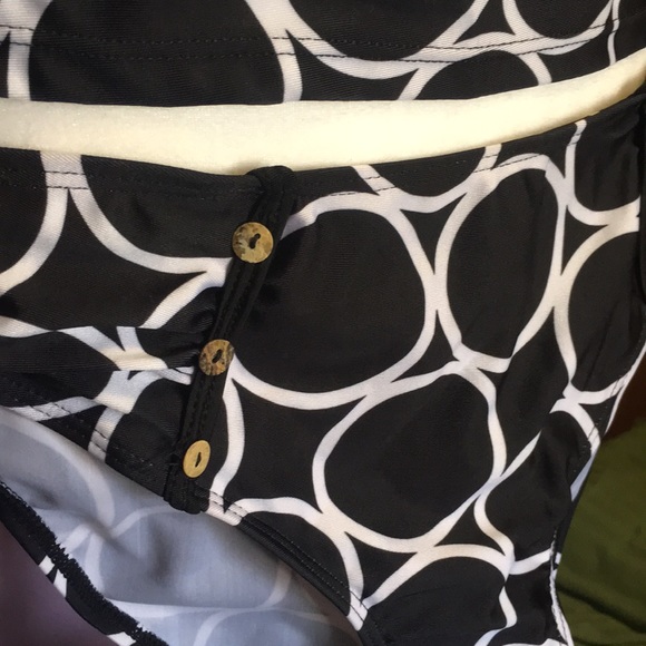 NWT Circle Pattern Black & White Tankini Set 2-pc - Picture 3 of 7